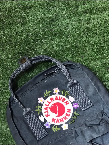 Fjallraven Kanken Mini - Graphite / Sakura and Leaf 